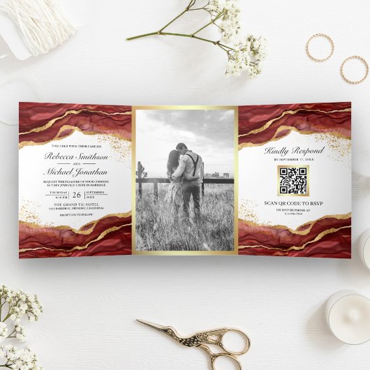 Burgundy Gold Abstract Ink QR Code Weddenschap Drieluik Uitnodiging