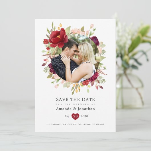 Burgundy - Marsala en Blush Bloemen Bruiloft Save The Date (Staand voorkant)