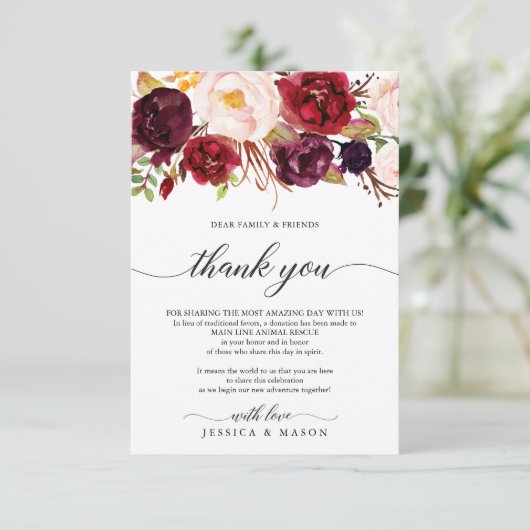 Burgundy Marsala in Lieu Favors Place Card Aankondiging (Staand voorkant)