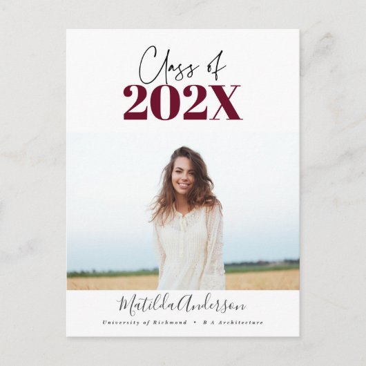 burgundy modern script afstudeerder fotoklasse 202 briefkaart (Voorkant)