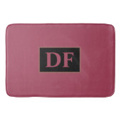Burgundy Monogrammed Bath Mat (Voorkant)
