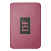 Burgundy Monogrammed Bath Mat (Voorkant Verticaal)