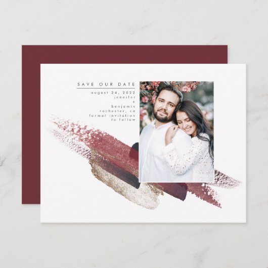 Burgundy Red en Gold Modern Save the Date Photo (Voorkant / Achterkant)
