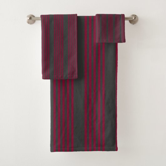 Burgundy red en houtskool met vijf strippen bad handdoek (Insitu)