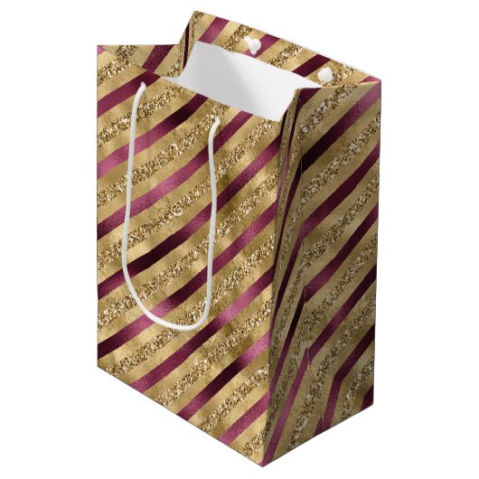 Burgundy Red Gold Glitter Stripes Medium Cadeauzakje (Voorkant Gekanteld)