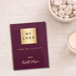 Burgundy Zakelijk logo onderschrift 2027 Planner