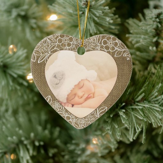 Burlap en Lace Baby First Kerstmis Keramisch Ornament (Boom)