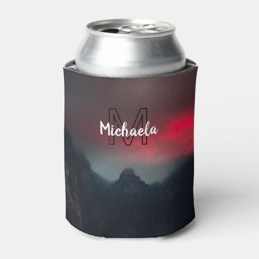 Burning clouds, fog and mountains monogram in sky blikjeskoeler (Blikje Voorkant)