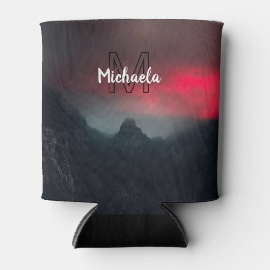 Burning clouds, fog and mountains monogram in sky blikjeskoeler (Voorkant)