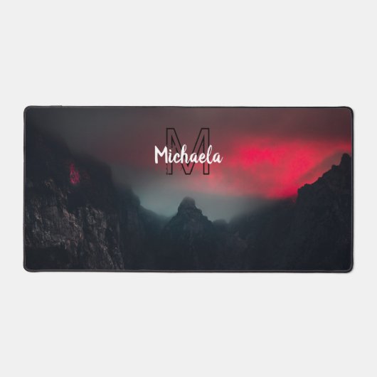 Burning clouds, fog and mountains monogram in sky bureaumat (Voorkant)