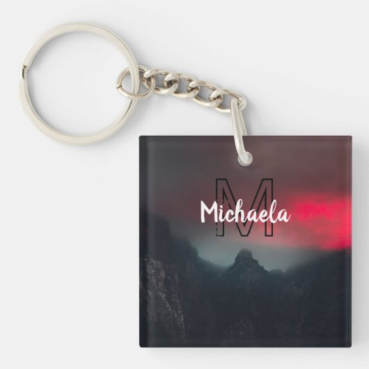 Burning clouds, fog and mountains monogram in sky sleutelhanger (Voorkant)