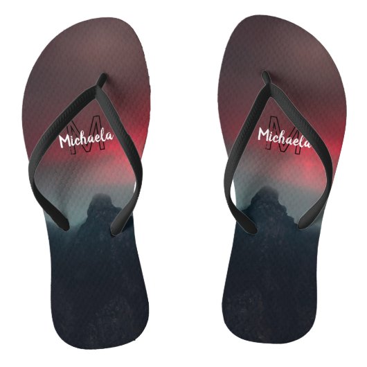 Burning clouds, fog and mountains monogram in sky teenslippers (Voetbed)