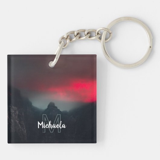 Burning clouds, fog and mountains monogram sleutelhanger (Achterkant)