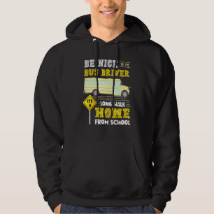 Buschauffeur heeft een lange loopbaan vanaf school hoodie