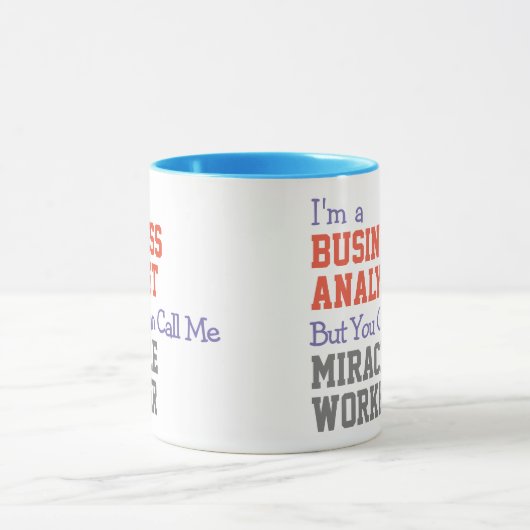 Business Analyst Mirakel Worker Mok (Midden)