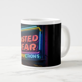 Busted Bear Productions Logo Koffiemok Extra Grote Beker