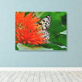 Butterfly in Bloom Canvas Afdruk (Insitu (Houten vloer))