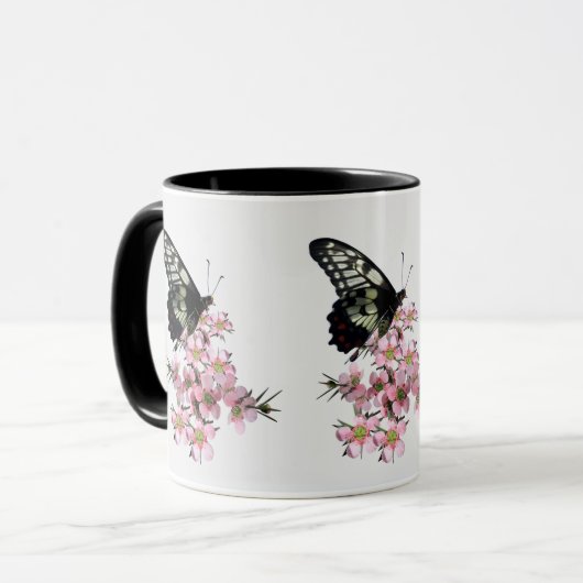 Butterfly on Flowers – Natuur-geïnspireerd ontwerp Mok (Voorkant links)