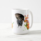 Butterfly on Milkweed Blooms, on White Koffiemok (Voorkant rechts)