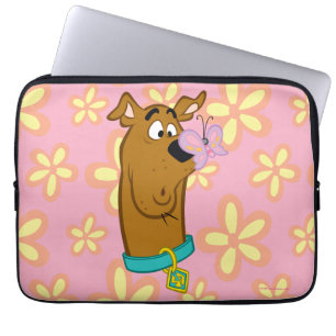 Butterfly on Scooby-Doo's neus Laptop Sleeve