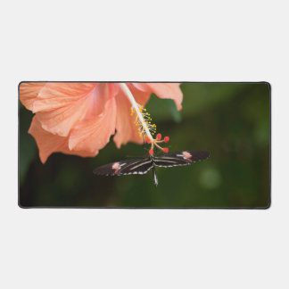 Butterfly op Flower Desk Mat