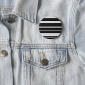 Button met zwarte en witte streping (In situ)