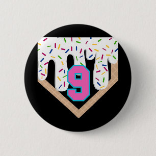 Bysebyll Drip 9e verjaardag Home Plate Jongens Jeu Ronde Button 5,7 Cm