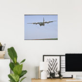 C-130 Hercules approach_Militair Vliegtuig Poster (Thuiskantoor)