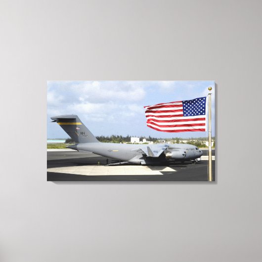C-17 Globemaster III zit op de vlieglijn Canvas Afdruk (Voorkant)