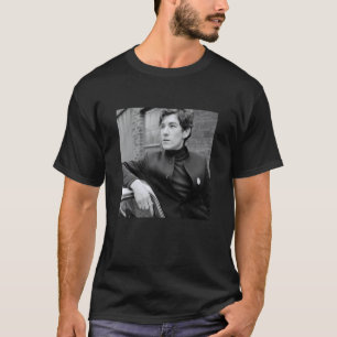 C:\Users\Administrator\Downloads\Koe 1\Noel Coward T-shirt