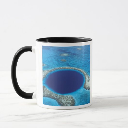 CA, Belize. Luchtbeeld van Blue Hole (diameter Mok (Links)