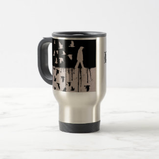 Ça regarde l'arrière de la tasse de voyage