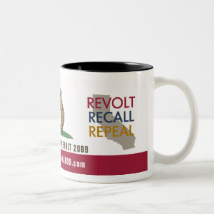CA Tax Revolt 2009 Flag Drinkware Tweekleurige Koffiemok