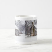 Cabine Dans La Mug De Café À Neige (Centre)