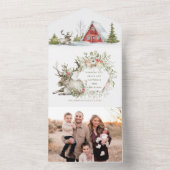 Cabine rouge cosy dans les bois | Carte de Noël ph (À l'intérieur)