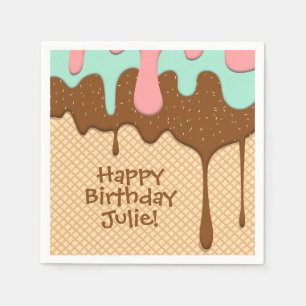 cacaoijsje met schattige roze, munt en chocolade servet