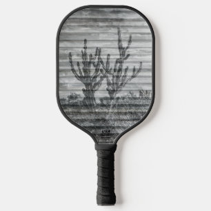 Cactusplanten op houten planken zwart-wit foto pickleball paddle