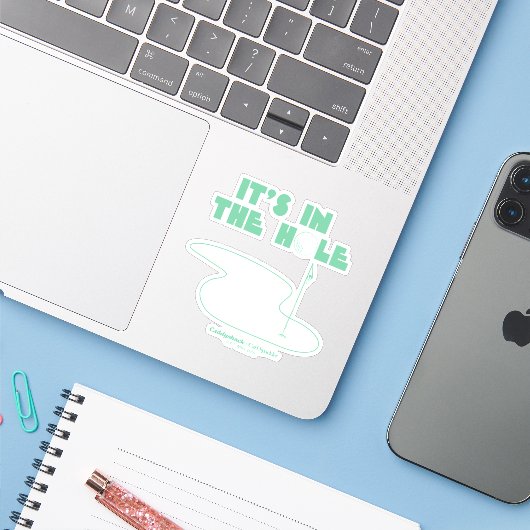 Caddyshack | Het is in het gat Sticker (Laptop met iPhone)