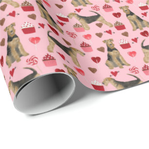 Cadeau Airedale Valentines enveloppant du papier