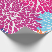 Cadeau chrysanthèmes multicolores sur papier d'emballage (Coin)
