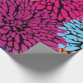 Cadeau chrysanthèmes multicolores sur papier d'emballage  (Coin)