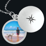 Cadeau de collier photo personnalisé avec vos phot<br><div class="desc">Colliers photo personnalisés - Votre propre design - Cadeau de famille personnalisée / amis ou collier personnel - Ajouter votre photo / pr Texte - Redimensionner et déplacer ou supprimer et ajouter des éléments / du texte avec l'outil de personnalisation ! Vous pouvez transférer cette conception à plus de 1000...</div>
