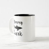 Cadeau drôle de maman de tasse de café de requin (Devant gauche)