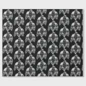 Cadeau Faucons de fer blanc sur papier d'emballage noir (Plat)