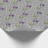 Cadeau Iris violet sur papier d'enveloppement Pois (Coin)