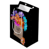 Cadeau Moyen 50e Anniversaire Bouquet Daisy dans sac en papier (Devant Angle)