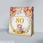 Cadeau Moyen Sac à Parties scintillant Boho 80th Birthday Gold<br><div class="desc">Faites de chaque célébration de jalon un événement spécial avec notre Gold Numéro 80th Birthday Gift Bag Collection. Conçus avec des fleurs d'aquarelle, des ballons roses et or chic et des accents de parties scintillant étincelants, ces sacs élégants sont parfaits pour présenter des faveurs de fête, des cadeaux ou des...</div>