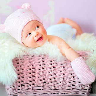 Cadeau papier d'emballage pour bébé rose