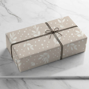 Cadeau Pearl White sur papier d'emballage beige doux