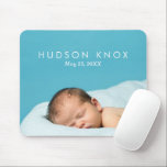 Cadeau photo personnalisé pour nouveau-né<br><div class="desc">Ajoutez votre photo de bébé préférée pour créer une photo unique d'un ordinateur portable mousepad pour vous-même ou un cadeau personnalisé pour quelqu'un de spécial! Faites-en un souvenir pour vos amis et votre famille en ajoutant une photo de nouveau-né et le nom du nouveau-né, l'anniversaire et tout autre détail spécial....</div>